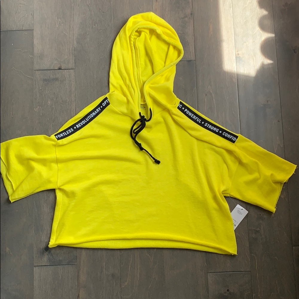 Oversized Hooded Croptop